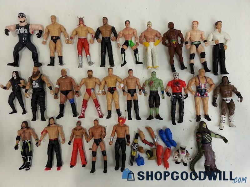 25 WWE Wrestling Action Figures Mixed Lot Ultimo/Daivari/Sting/Cena Zombie/More