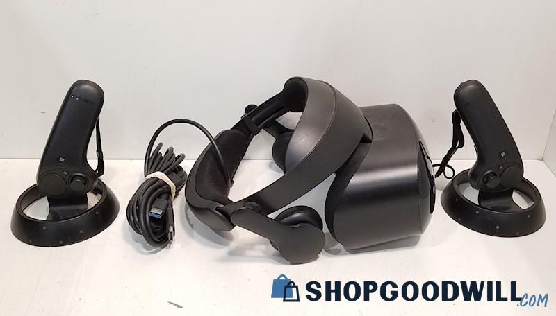  Samsung HMD Odyssey + Windows Mixed Reality Headset w/ Controllers
