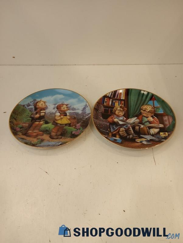 Vintage 2pc M.J. Hummel Little Companions Plates