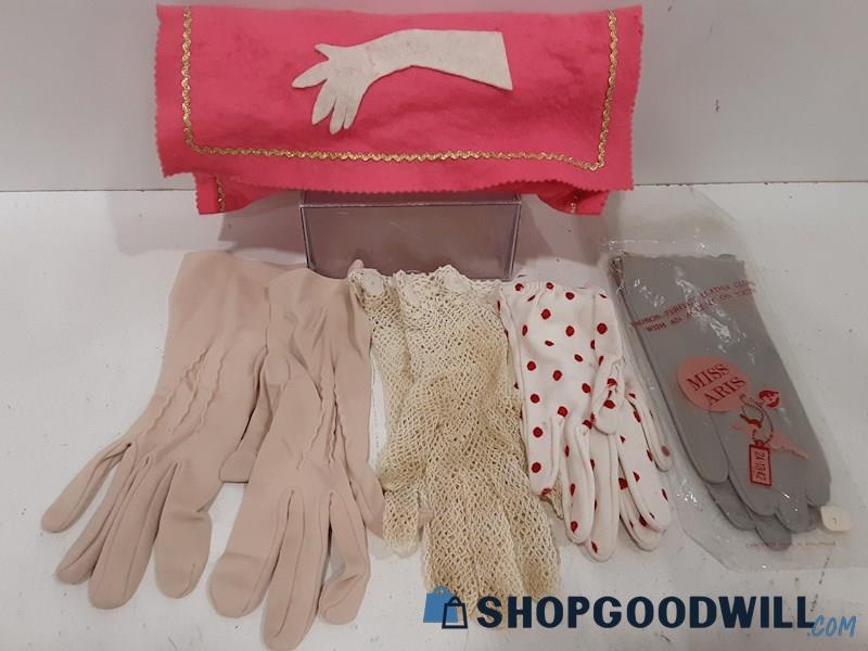 A) Lot of Ladies Vintage Gloves 