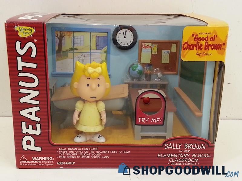Peanuts Sally Brown In Her Elementary School Classroom Deluxe Playset NIB