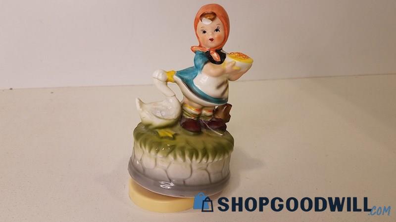 Vintage Girl Goose Pie Porcelain Ceramic Figurine Rotating Music Box Japan