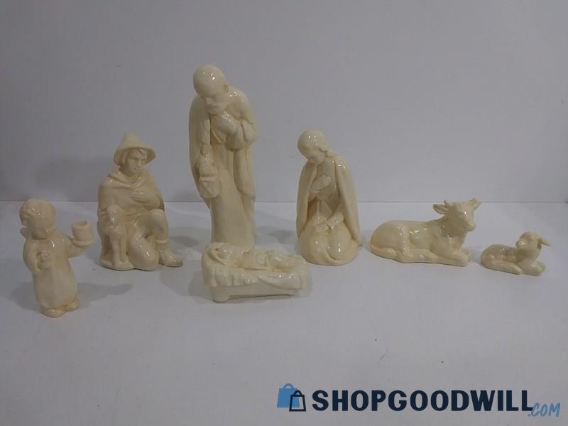 Bisonz-Hannahah Nativity Scene Set of 7 Figures