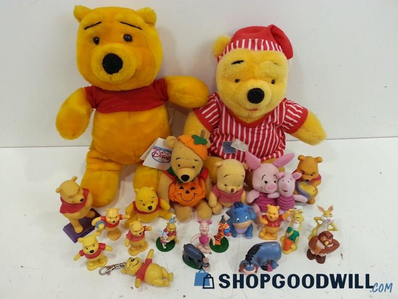 2 VTG Winnie The Pooh Bear Plush Toys & 21 Small Plush/Plastic Toys Pooh&Friends