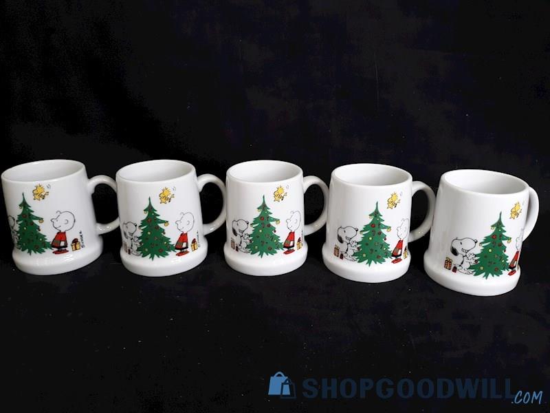 Vintage 5Pc. 1977 Merry Christmas Mugs, Snoopy, Charlie Brown Collectible