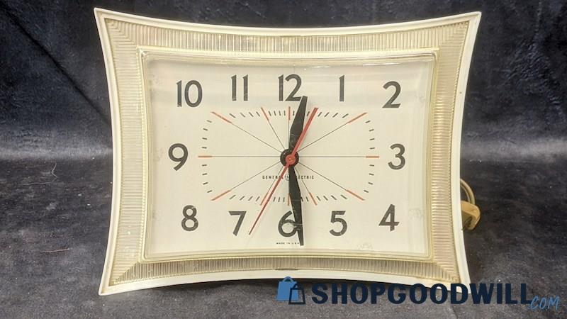 Vintage 60s Eggshell General Electric Table/Wall Clock Model 2120 Powers On