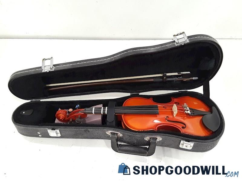 Unbranded 1/4 Violin 1996 SN#A2583 w/Bow & Case