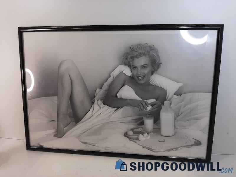 Large Framed Poster Marilyn Monroe In Bed 1994 37
