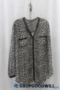 Torrid Womens Gray/White Animal Print Button Up Blouse Sz 3X