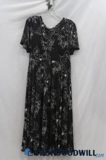 Torrid Women's Black/White Floral Pattered V-Neck Short Sleeve Dress sz 10