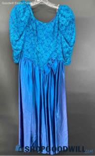 Women's Blue Lace Formal dress in 90's Style - Sz 7