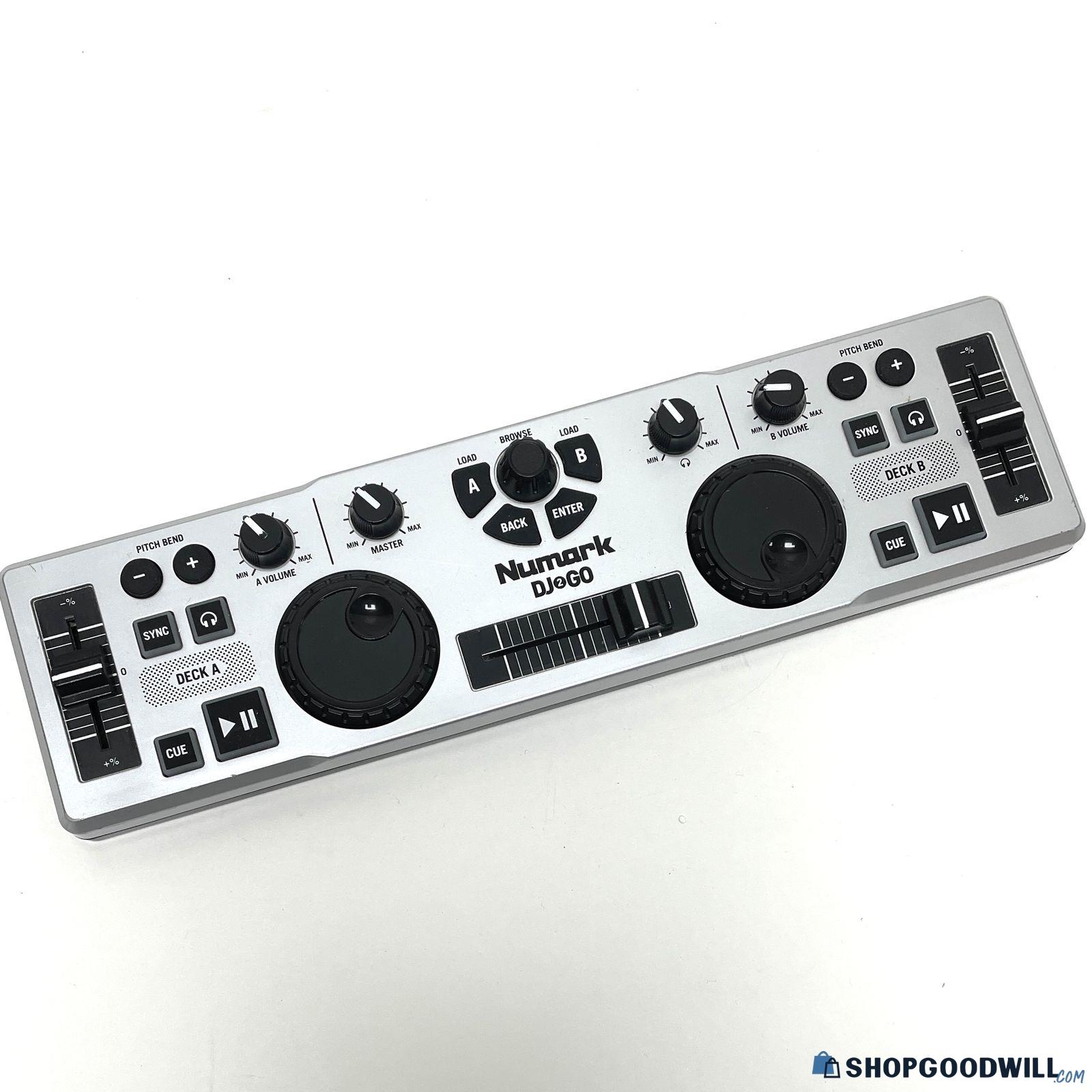 Numark Dj Go Compact Deck Dj Controller Tested Shopgoodwill Com