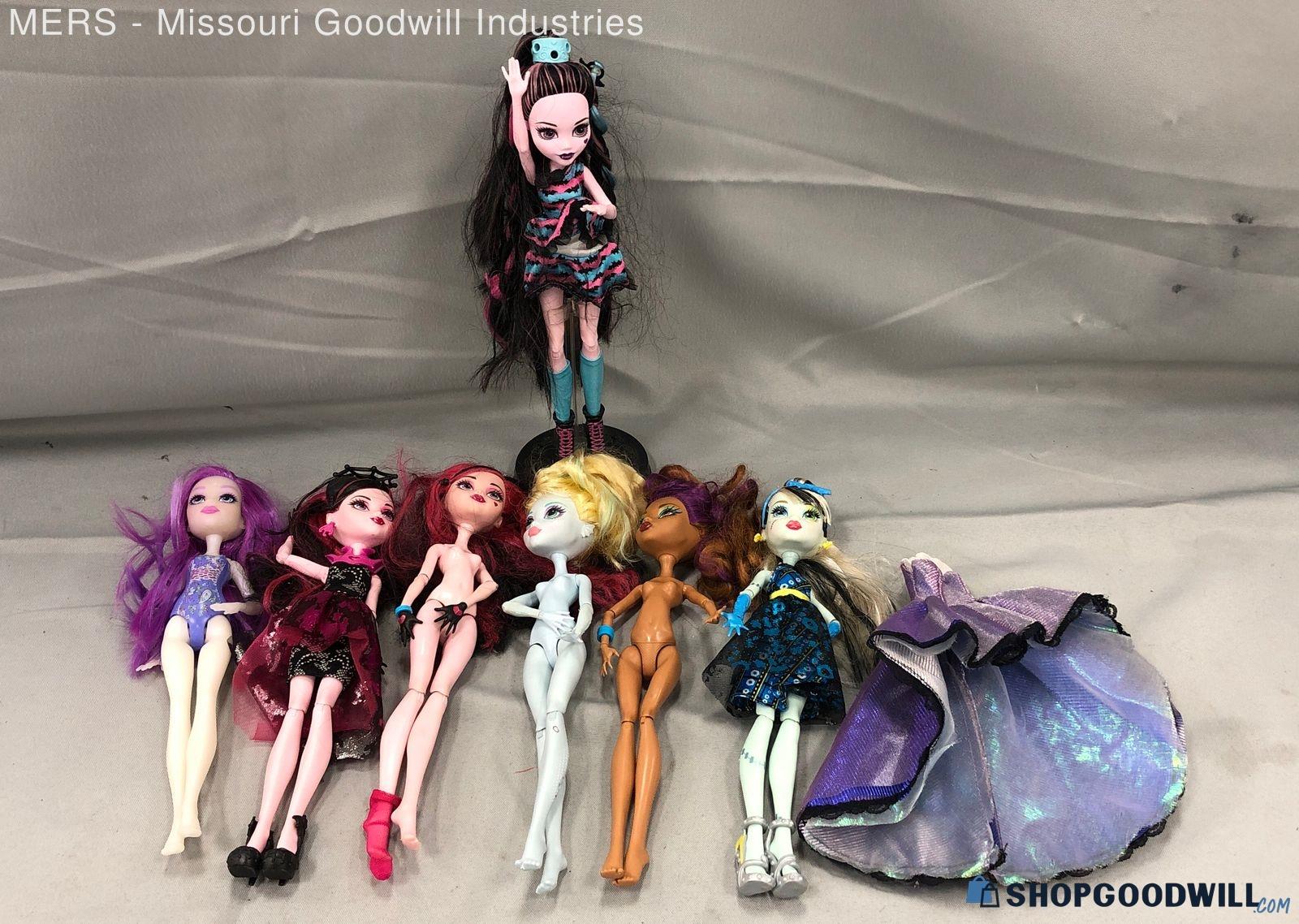 Lot Of Monster High Dolls | ShopGoodwill.com