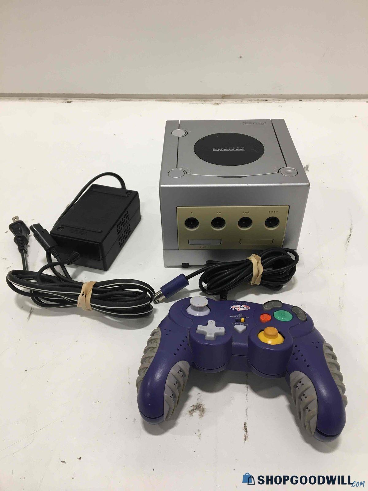 Grey Silver Nintendo GameCube Console with Controller and Cords ...