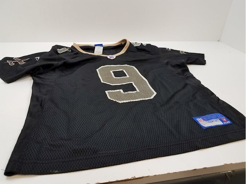 what is on drew brees jersey darth vader