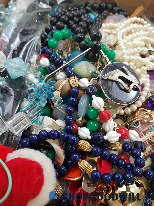 Assorted Bulk Jewelry And More Lot 14.8lbs - shopgoodwill.com