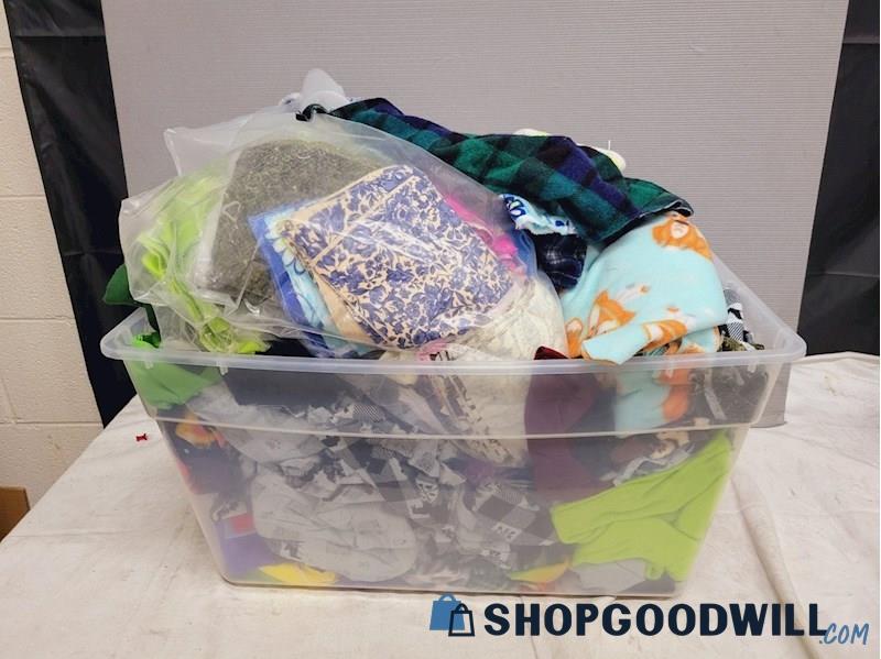 Crafting Lot Fabric Scraps | ShopGoodwill.com