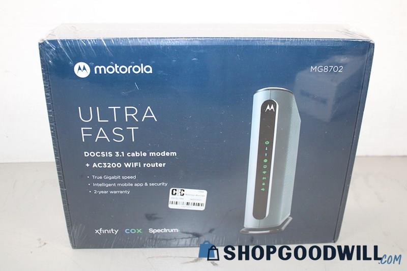 Motorola Ultra Fast DOCSIS 3.1 Cable Modem+AC3200 WiFi Router NEW ...