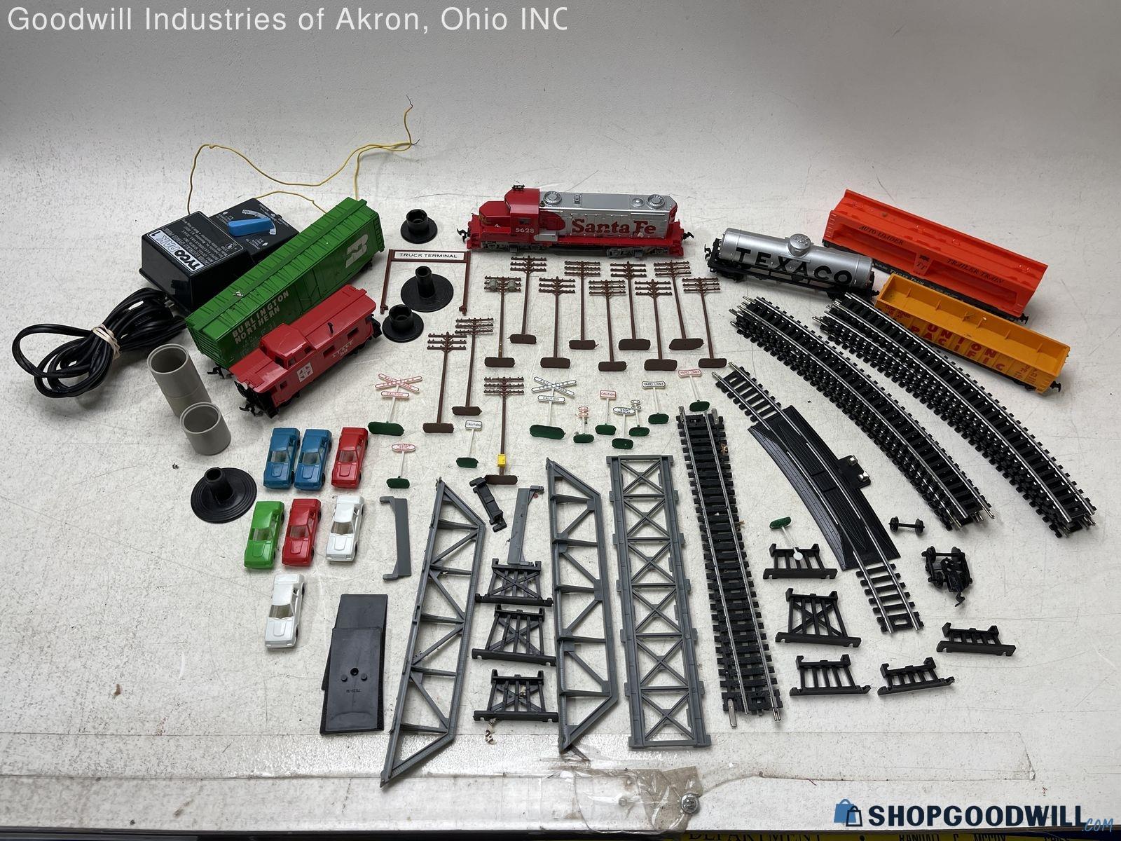 Vintage HO/TYCO Trains, Tracks, and Accessories Lot 4LBS - shopgoodwill.com