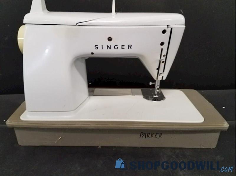 Singer Touch And Sew Sewing Machine Model 600e With Hard Case