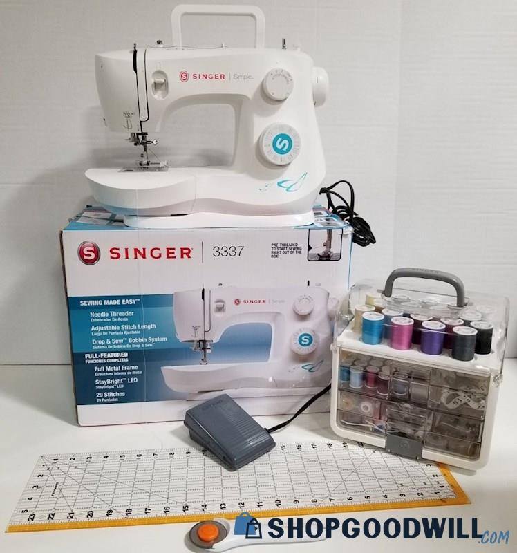 Singer 337 Sewing Machine With Accessories