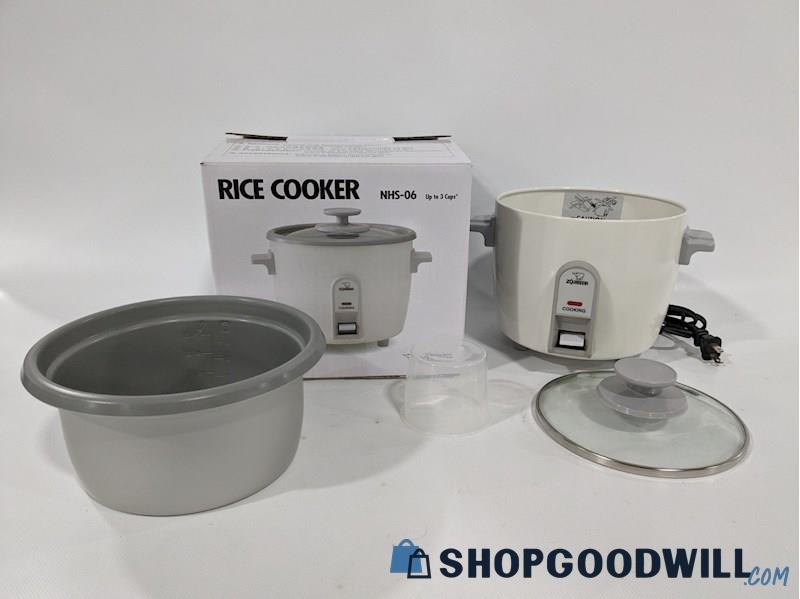 Zojirushi 3 Cup Rice Cooker in Box NHS06