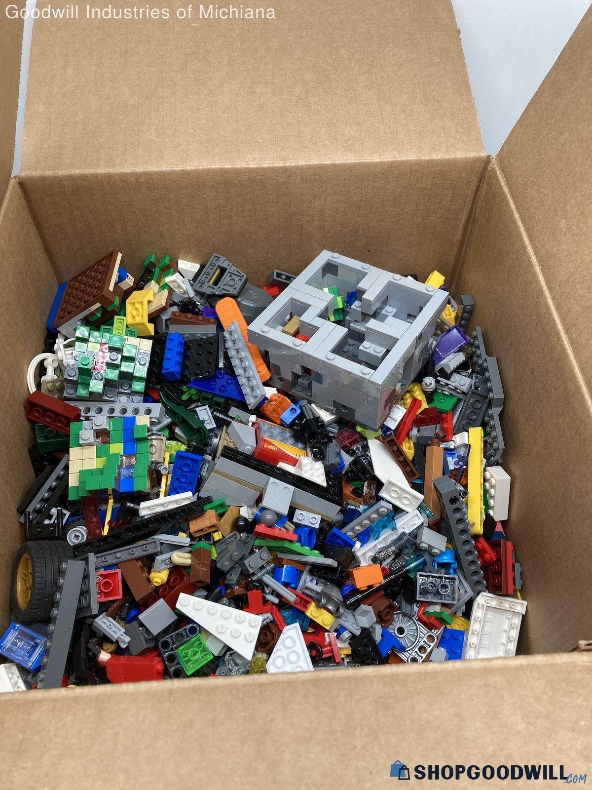 Unsorted Legos | ShopGoodwill.com