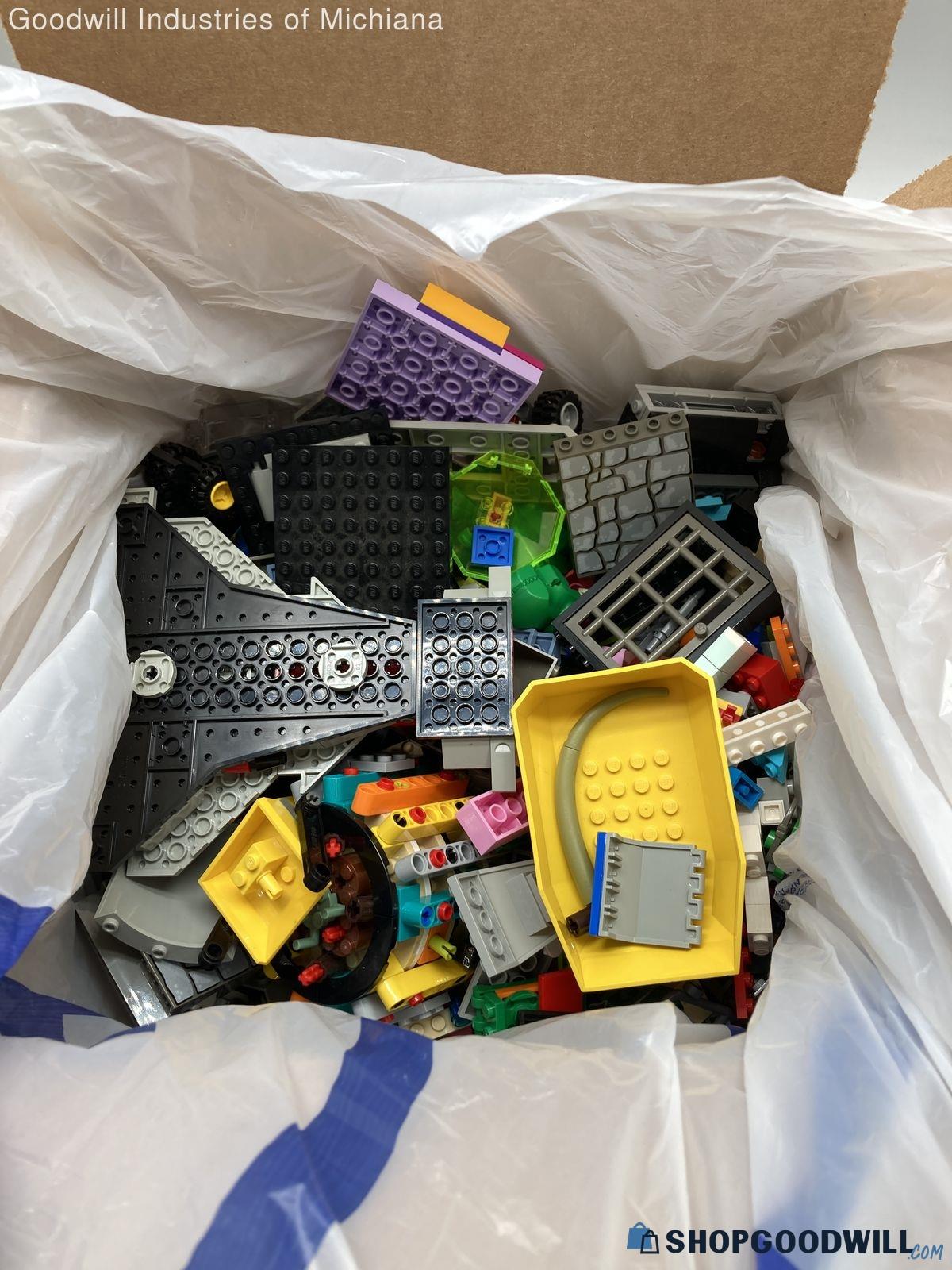 Unsorted Legos | ShopGoodwill.com