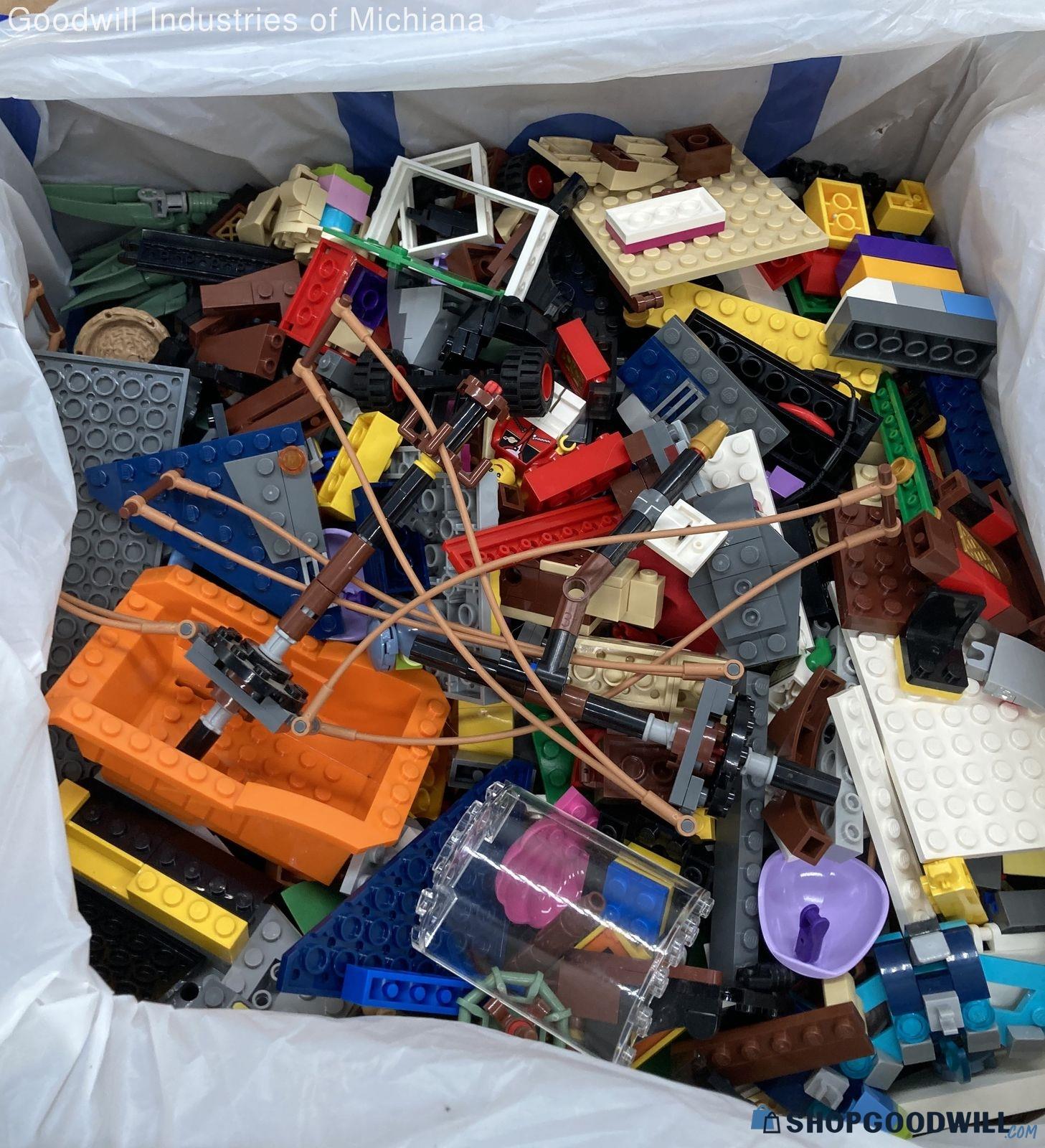 Lot Of Legos | ShopGoodwill.com