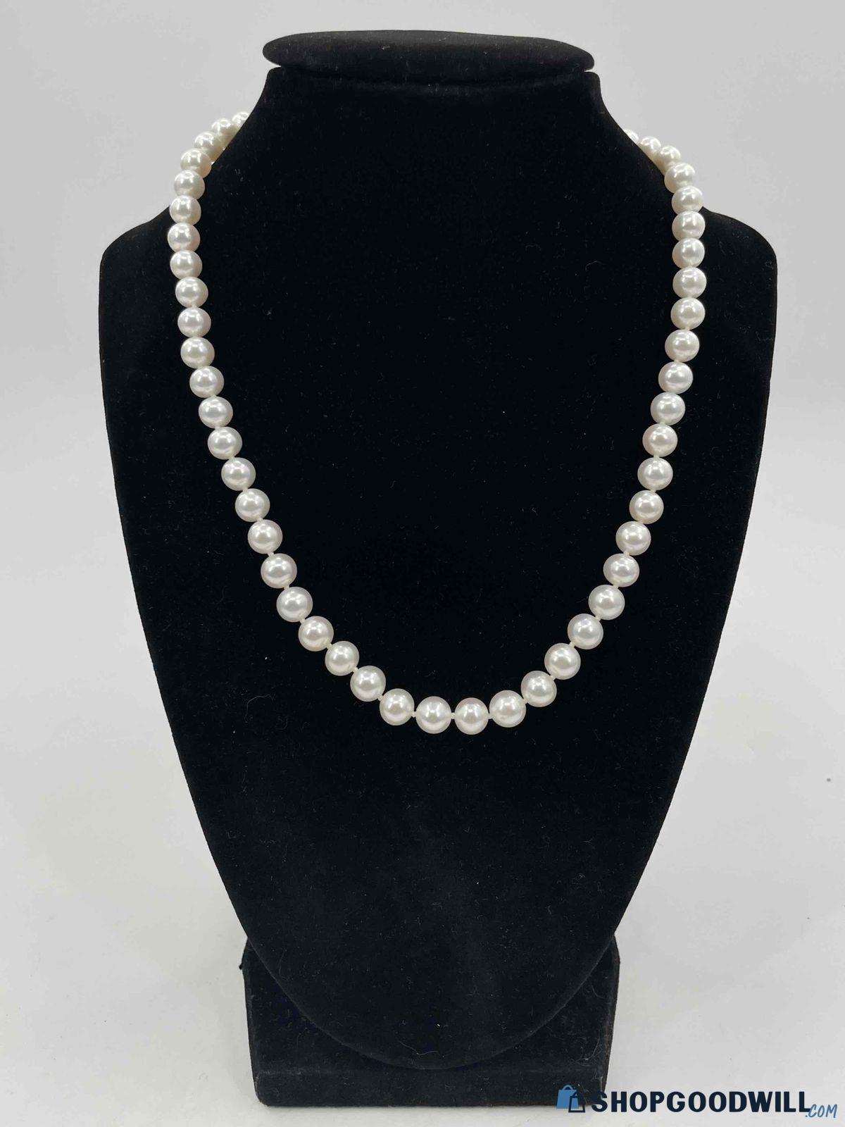 31.6g Beautiful 14k White Gold Clasp Pearl Necklace - shopgoodwill.com