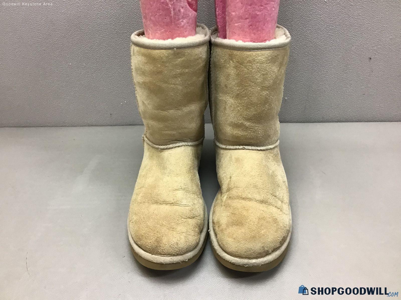 Ugg Ladies Beige Boots - Size 8 - shopgoodwill.com