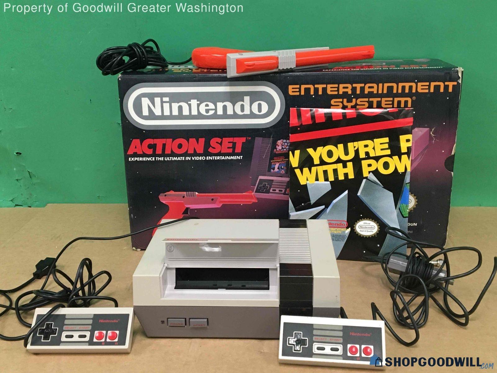 Nintendo Entertainment System Action Set - shopgoodwill.com