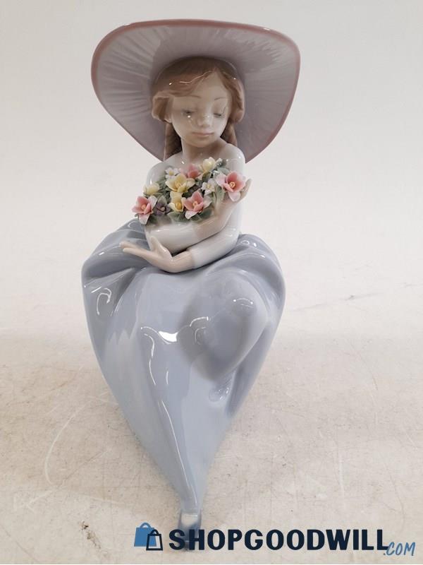 Lladro 5862 “Fragrant Bouquet” Sitting Girl W/ Flowers Porcelain ...