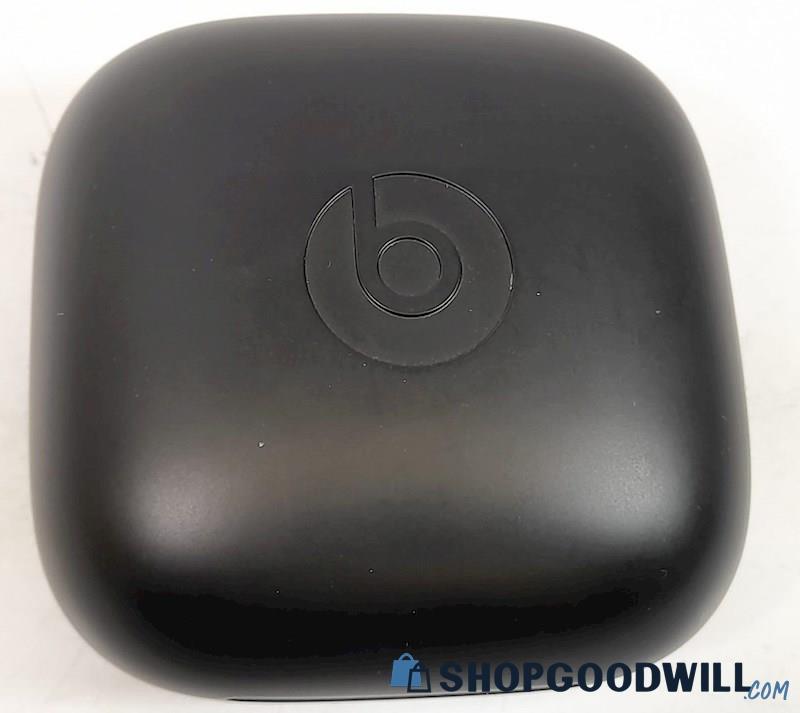 Power Beats Pro Charging Case - shopgoodwill.com