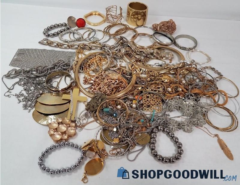 Silver And Gold Tone Mixed Jewelry Grab Bag 7 Lbs - shopgoodwill.com
